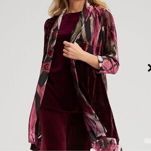 Chico’s Travelers Collection Velvet Burnout Kimono Deep Merlot Size 4 NWT in pkg
